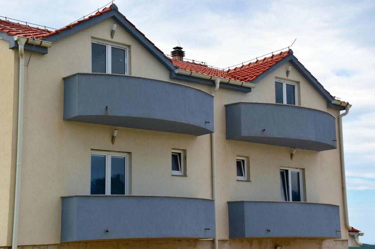 Apartmani Niko 1 Radovin Exterior foto